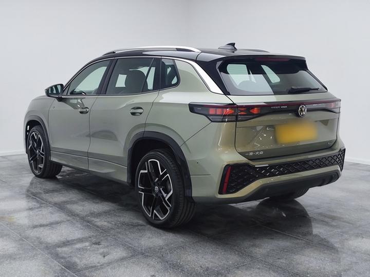 2025 Tayron L 380TSI AWD Luxury Easy photo 3