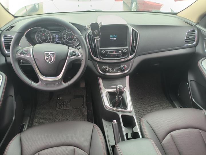 560 2016 1.8L MT Luxury photo 5