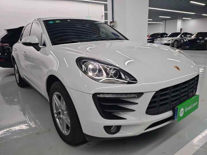 2017 Macan 2.0T photo 3