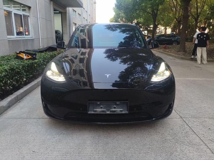 Model Y 2023 RWD photo 2