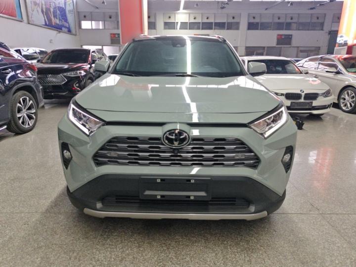 RAV4 2020 2.0L CVT AWD Premium photo 2