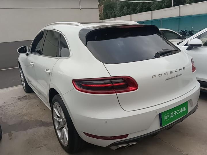 2017 Macan Turbo 3.6T photo 4