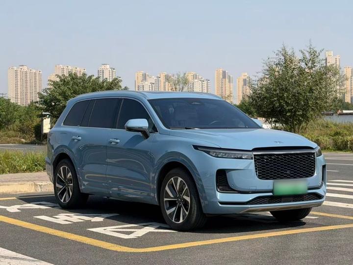 Li Auto ONE 2021 EREV 6-Seater photo 3