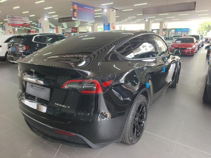 Model Y 2022 Facelift RWD photo 4
