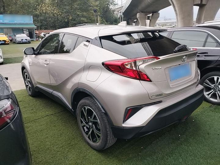 C-HR 2020 2.0L Leading photo 4