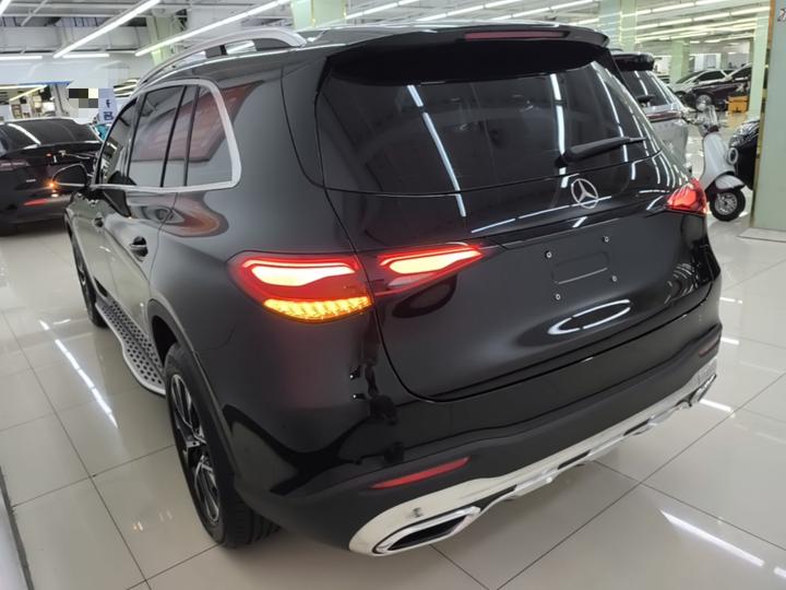 GLC 2023 Facelift GLC 260 L 4MATIC Dynamic 7-Seater photo 4