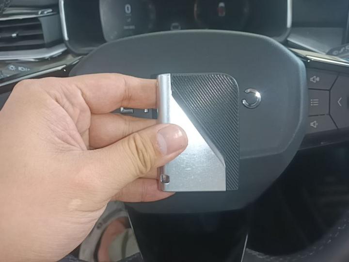 06 EM-P 2022 PHEV 84KM Range Pro photo 8