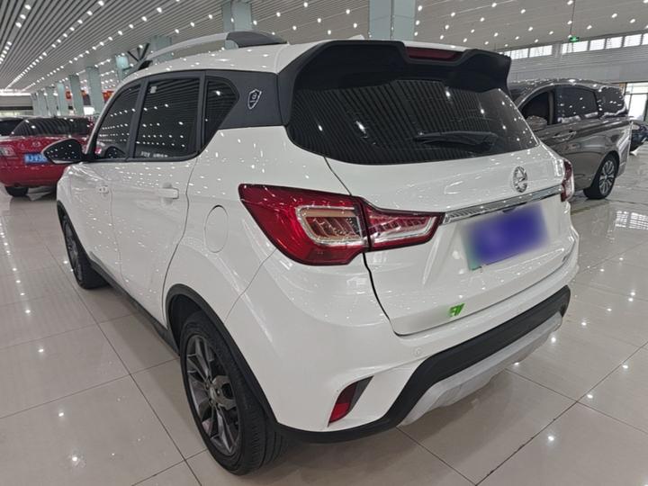 EV EX5 2018 Dynamic photo 4