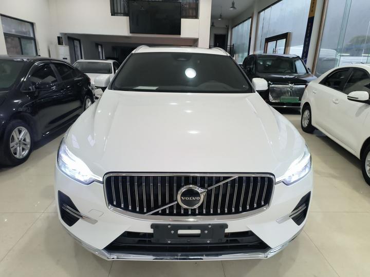 XC60 2024 B5 AWD Luxury photo 2