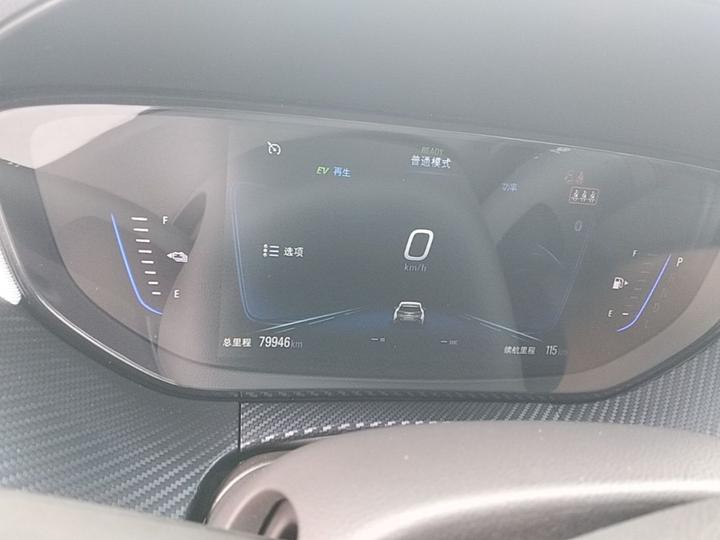 6 2022 PHEV photo 3