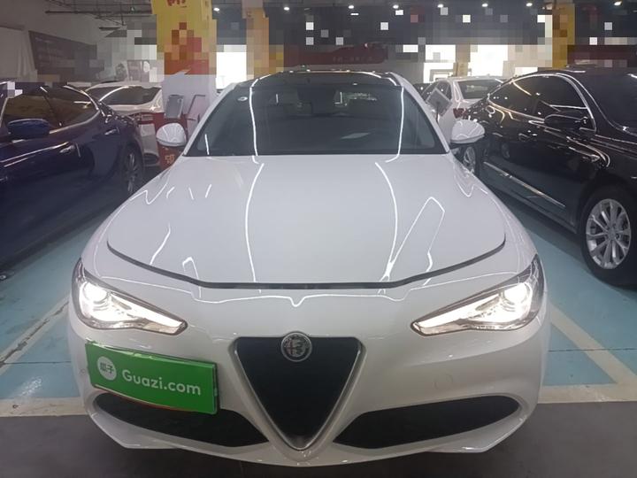 Alfa Romeo Giulia 2017 2.0T 200HP Luxury photo 2