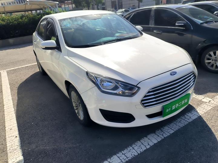 Escort 2017 Facelift 1.5L AT Comfort photo 3
