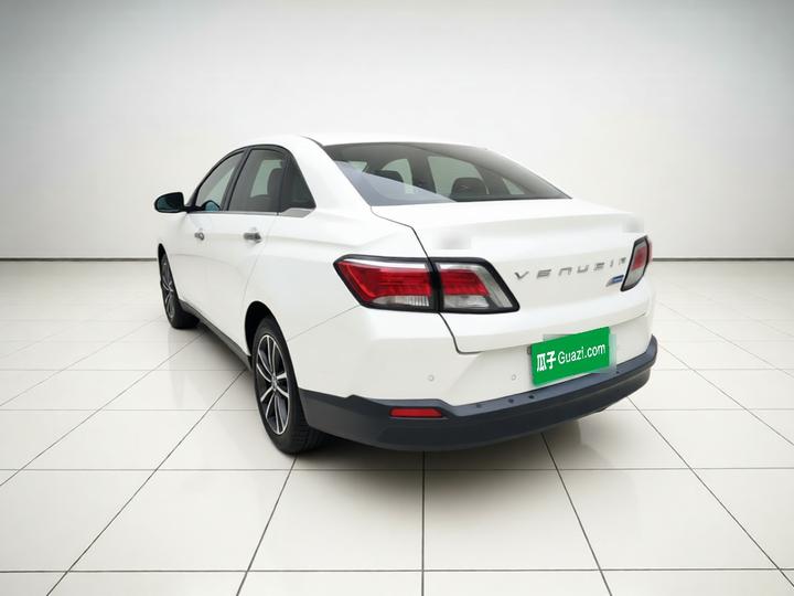 D60 2019 1.6L XL CVT Connected Elite photo 4