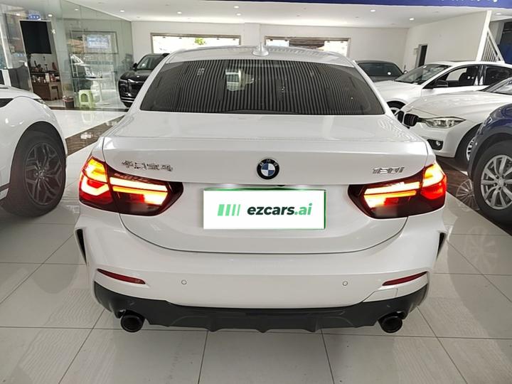 1 Series 2023 120i M Sport photo 3