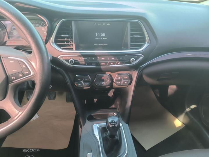 GAC Trumpchi GS4 2017 235T MT RWD Luxury photo 8
