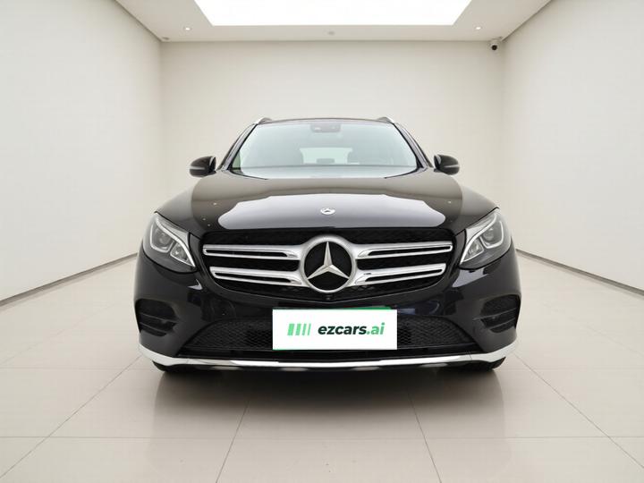 GLC 2017 GLC 260 4MATIC Luxury photo 2