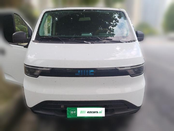 E 2025 41.86kwh Short Wheelbase photo 2
