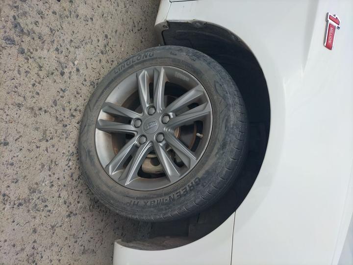 Emgrand 2017 Sedan 1.5L MT photo 8