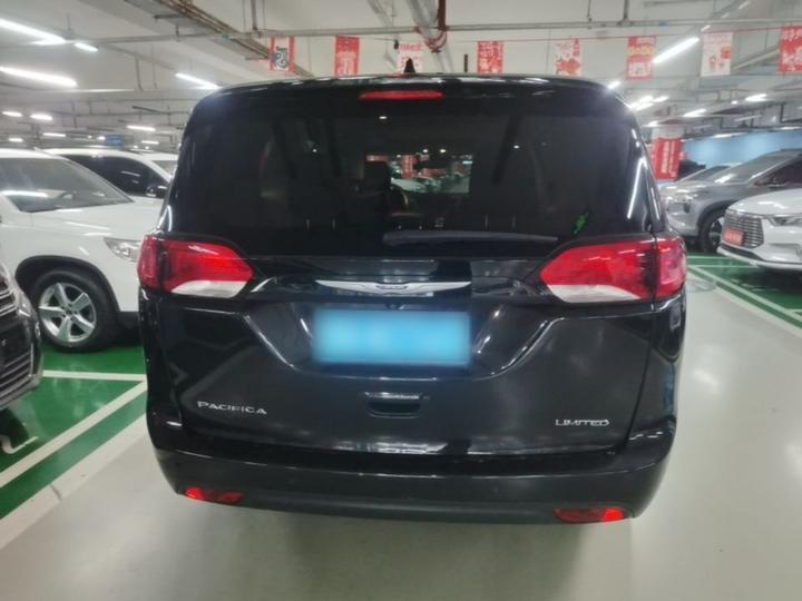Chrysler Imported 2017 3.6L Exclusive photo 3