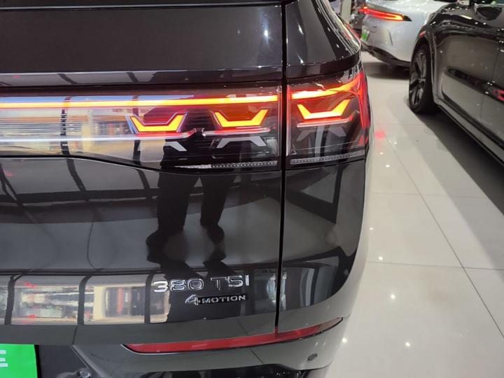 2024 Facelift 380TSI AWD R-Line photo 7