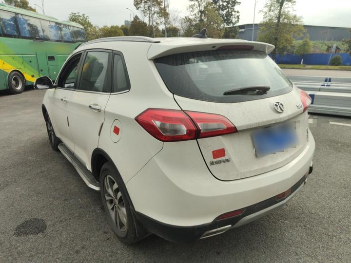 BAIC X65 2015 2.0T AT Elite photo 4