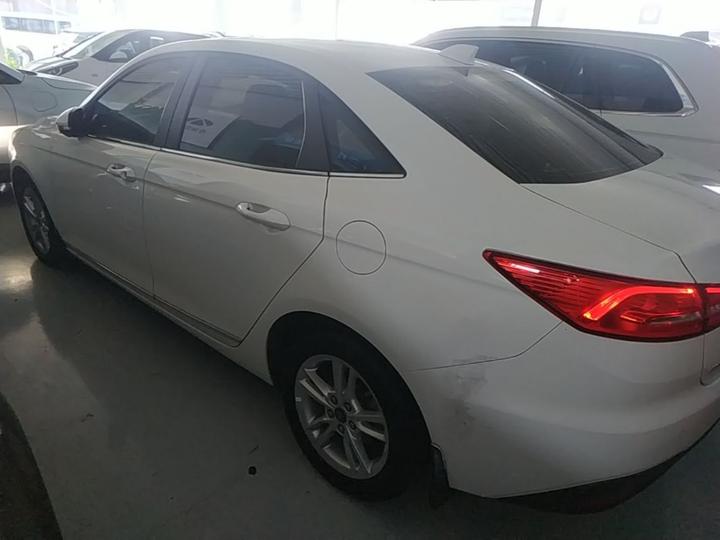 Escort 2019 Facelift 1.5L AT China VI photo 4