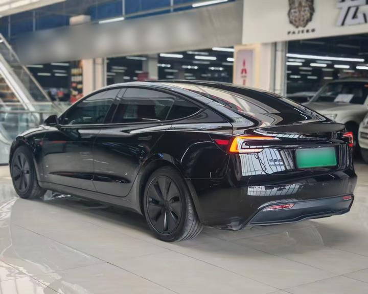 Model 3 2026 RWD photo 4