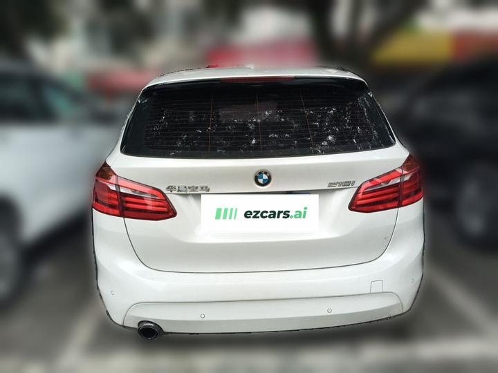 2 Series Wagon 2016 218i Leading photo 5