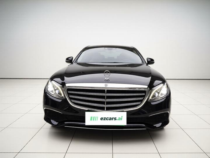E-Class 2018 Facelift E 200 L Sport 4MATIC photo 2