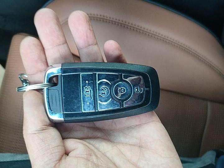 Aviator 2024 3.0T V6 AWD 6-Seater photo 8