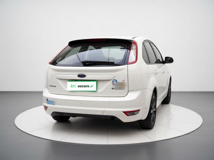 Focus 2013 Hatchback Classic 1.8L AT Anniversary Edition photo 3