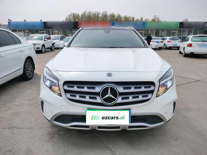 GLA 2017 GLA 200 Dynamic photo 2