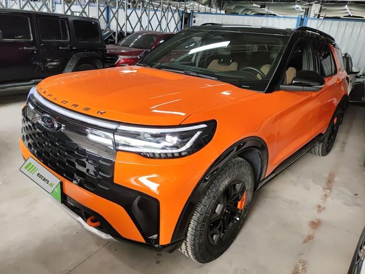 Explorer 2024 2.3T EcoBoost Summit 7-Seater