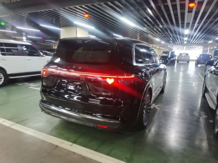 HIMA AITO M8 2025 EREV Ultra 53.4kWh 6-Seater 192-Line LiDAR photo 6