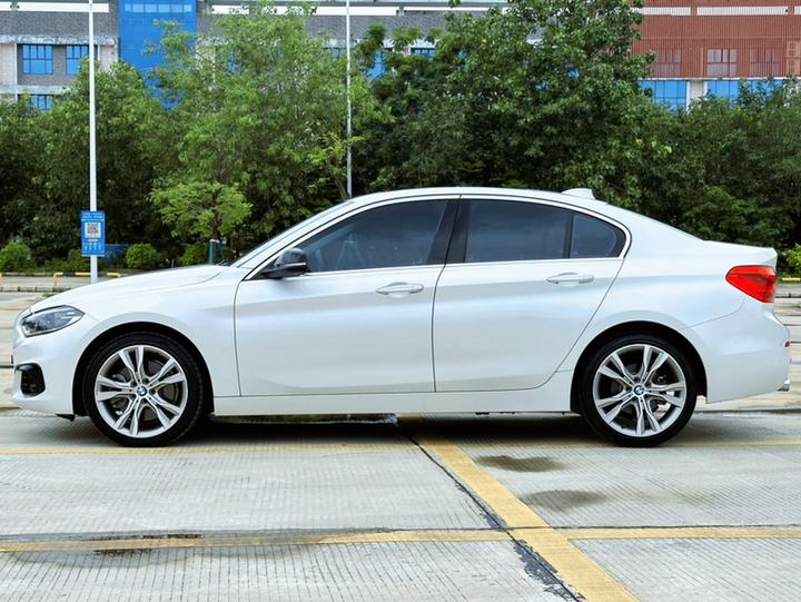 1 Series 2018 Facelift 120i Design Package photo 4