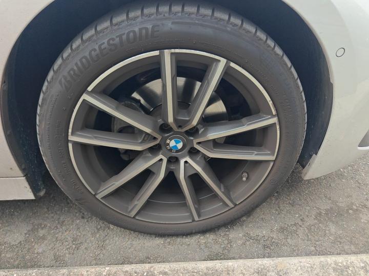 3 Series 2025 325Li M Sport Package photo 8