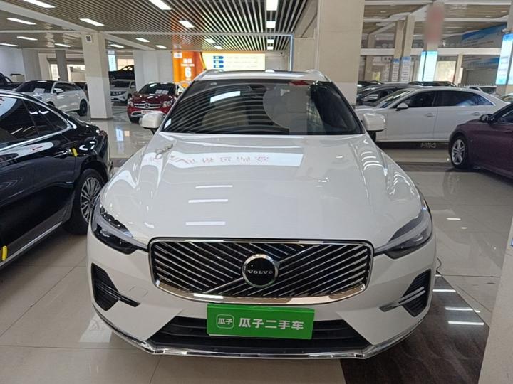 XC60 2026 B5 AWD Luxury photo 2