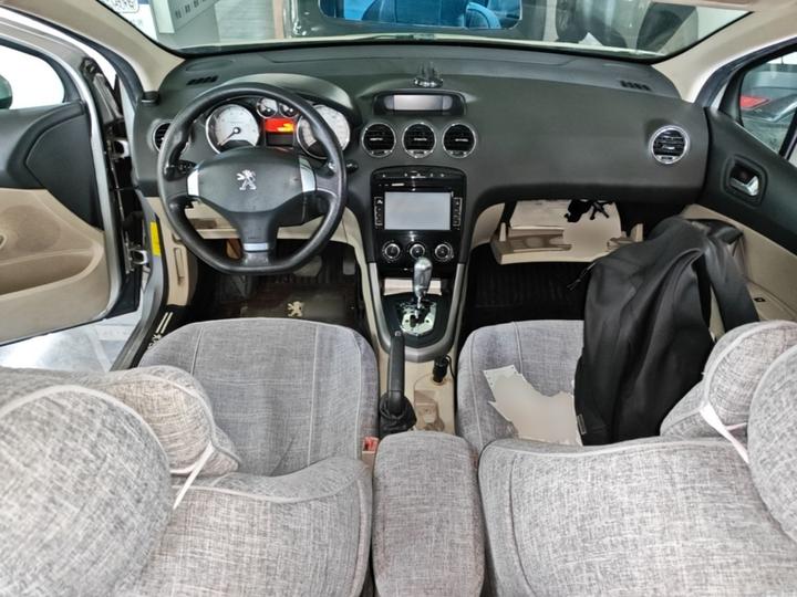 408 2013 2.0L AT Comfort photo 5