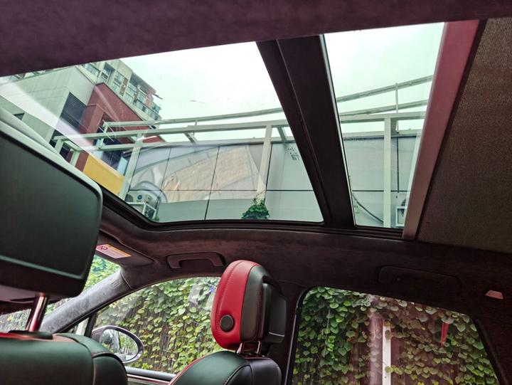 2022 Macan 2.0T photo 7