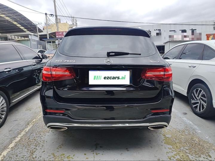 GLC 2019 Facelift GLC 260 L 4MATIC Luxury photo 3