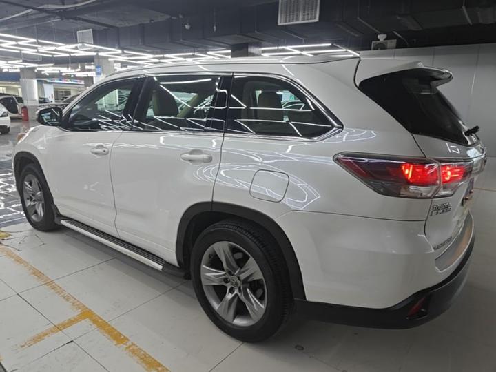 Highlander 2015 2.0T AWD Luxury 7-Seater photo 4
