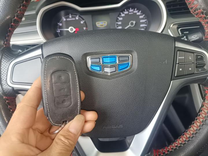 Emgrand GL 2018 1.4T MT Elite Connected photo 8