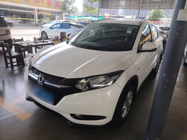 Vezel 2015 1.8L CVT RWD Elite