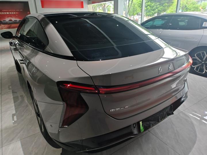 EH7 2025 640 AWD photo 3