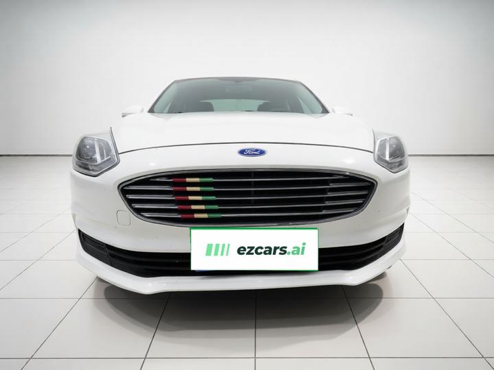 Escort 2019 1.5L AT photo 2