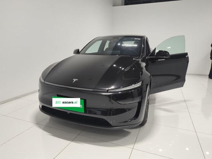 Model Y 2026 RWD photo 2
