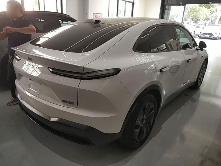 L60 2024 60kWh RWD photo 6