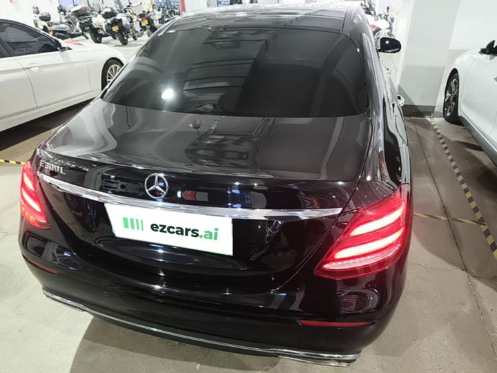 E-Class 2020 E 300 L Luxury photo 5