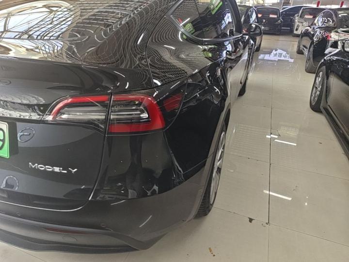 Model Y 2022 Facelift RWD photo 7