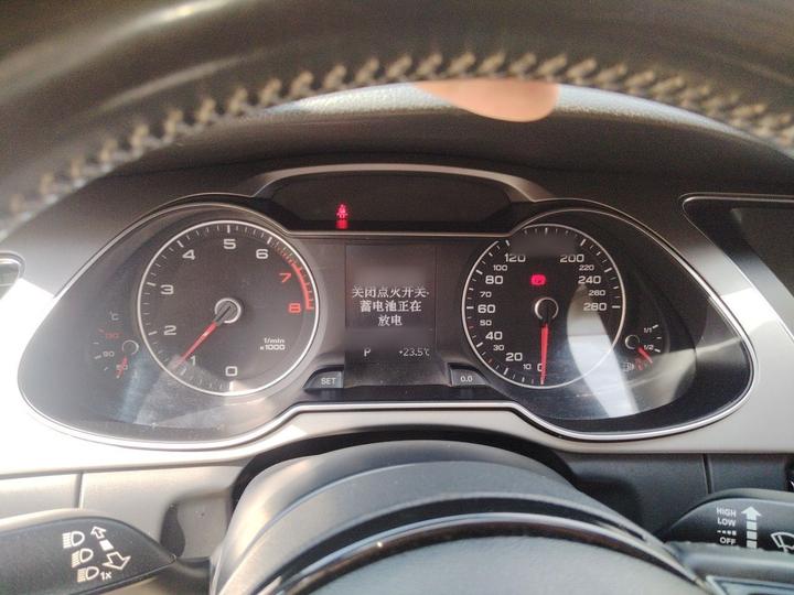 A4L 2013 35 TFSI AT Standard photo 4